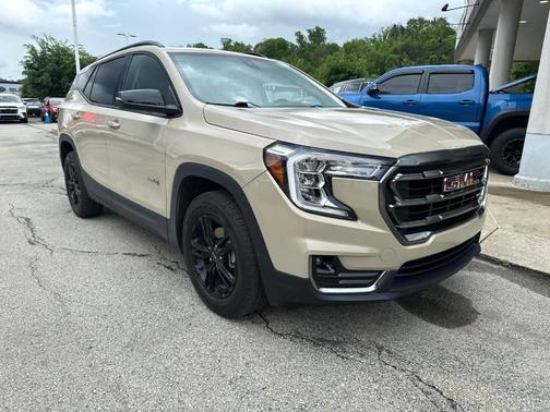 Desert Sand Metallic 2022 GMC Terrain AT4