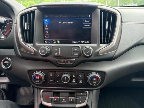 Desert Sand Metallic 2022 GMC Terrain AT4