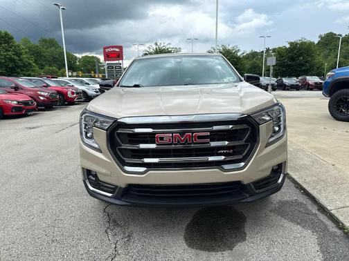 Desert Sand Metallic 2022 GMC Terrain AT4