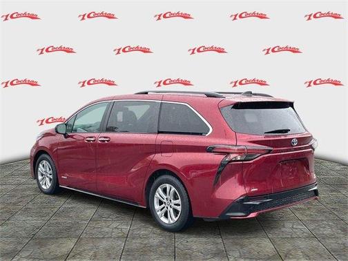 2021 Toyota Sienna XSE 7 Passenger