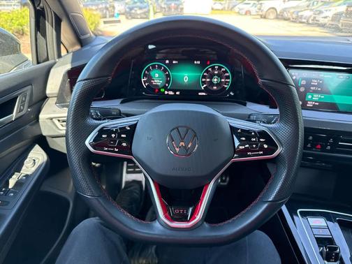 Mythos Black Metallic 2024 Volkswagen Golf GTI 2.0T S