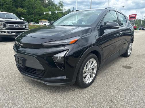 Mosaic Black Metallic 2023 Chevrolet Bolt EUV LT