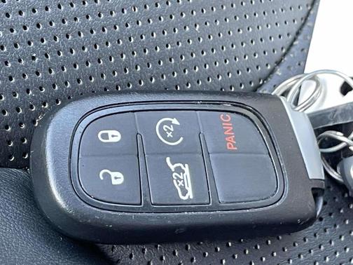 Bright White Clearcoat 2021 Jeep Cherokee Latitude Lux