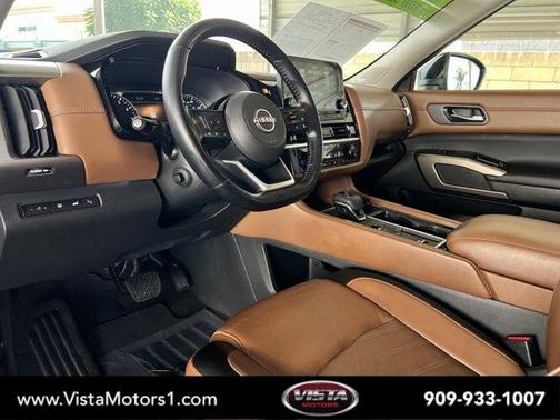 2022 Nissan Pathfinder Platinum