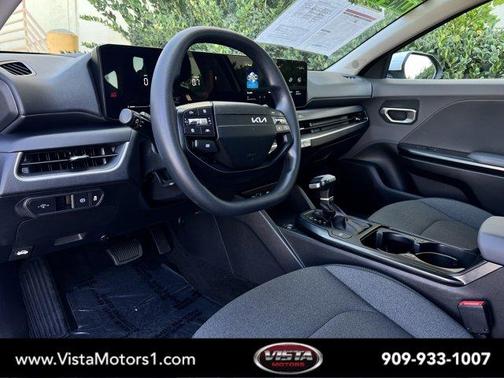 Snow White Pearl 2025 Kia K4