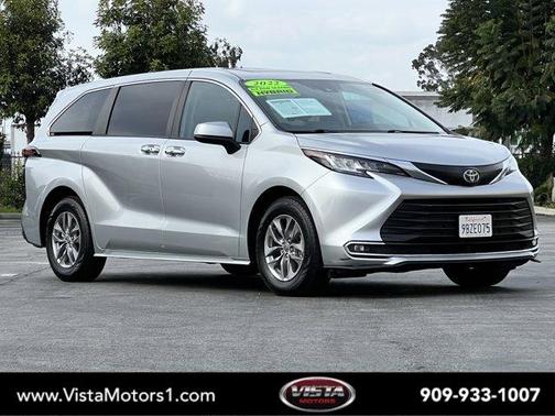 2022 Toyota Sienna XLE