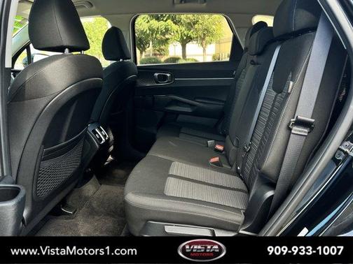 2025 Kia Sorento LX