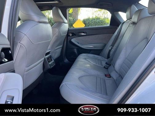 2019 Toyota Avalon Hybrid XSE