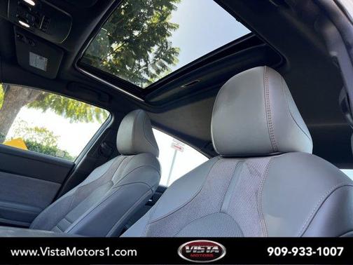 2019 Toyota Avalon Hybrid XSE