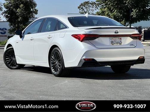 2019 Toyota Avalon Hybrid XSE