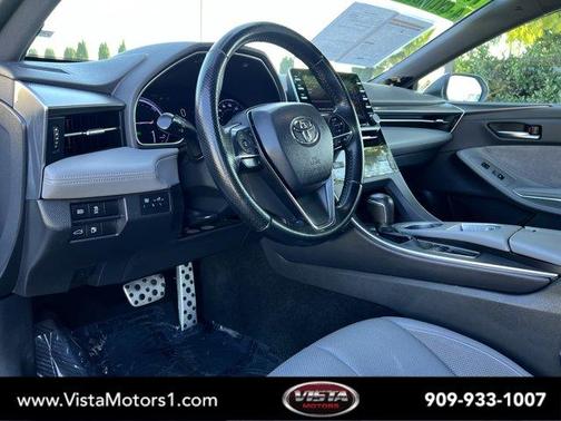 2019 Toyota Avalon Hybrid XSE