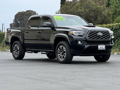 Midnight Black Metallic 2022 Toyota Tacoma TRD Off Road