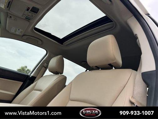 White 2017 Subaru Outback 2.5i Limited
