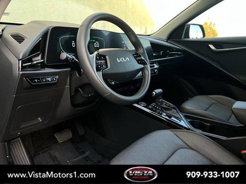 2025 Kia Niro SX