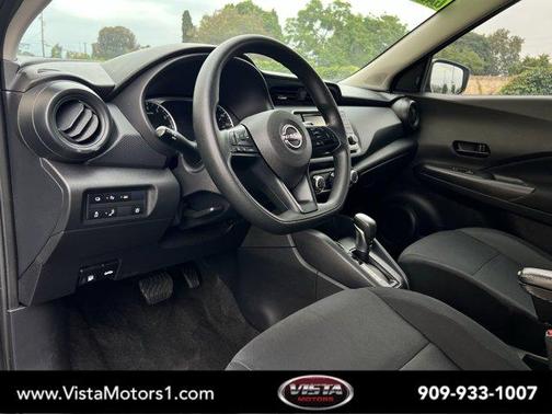 Gun Metallic 2024 Nissan Kicks S
