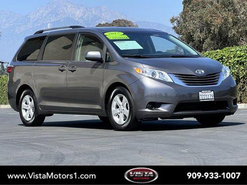 2017 Toyota Sienna LE