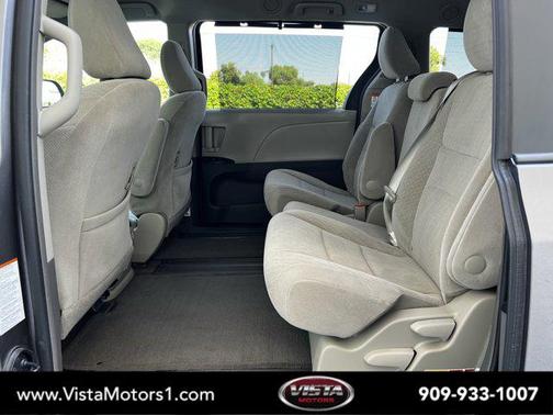 2017 Toyota Sienna LE