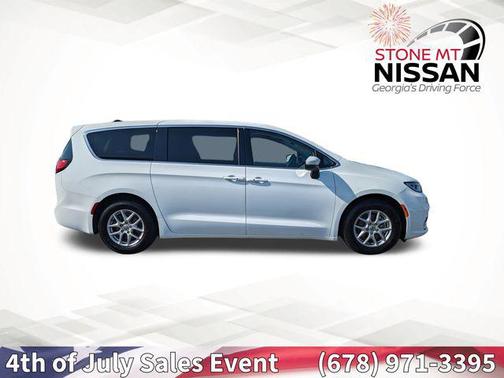 2023 Chrysler Pacifica Touring L