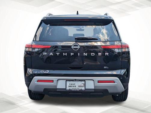 2025 Nissan Pathfinder SL FWD