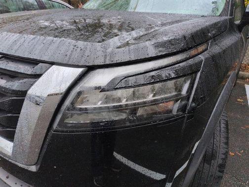 2023 Nissan Pathfinder SV