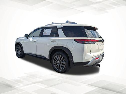 2022 Nissan Pathfinder SL 2WD