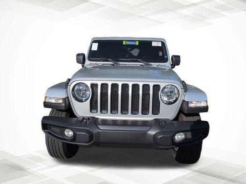 2023 Jeep Wrangler 4-Door Sahara Altitude 4x4