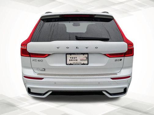 2023 Volvo XC60 B5 Plus Dark Theme