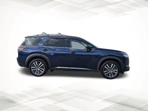 2022 Nissan Pathfinder Platinum 2WD