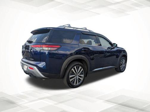 2022 Nissan Pathfinder Platinum 2WD