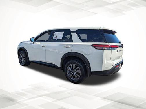 2024 Nissan Pathfinder S FWD