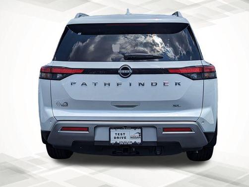 2025 Nissan Pathfinder SL FWD