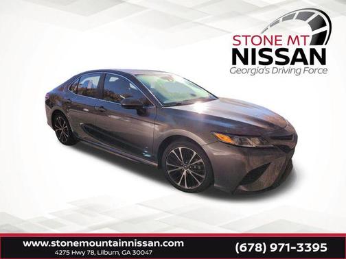 2020 Toyota Camry SE