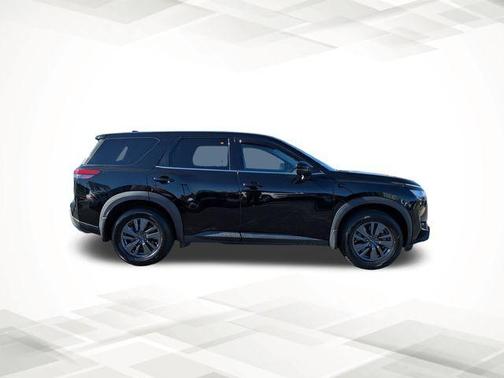 2022 Nissan Pathfinder S