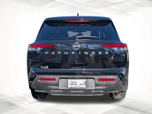2022 Nissan Pathfinder S