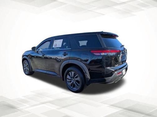 2022 Nissan Pathfinder S