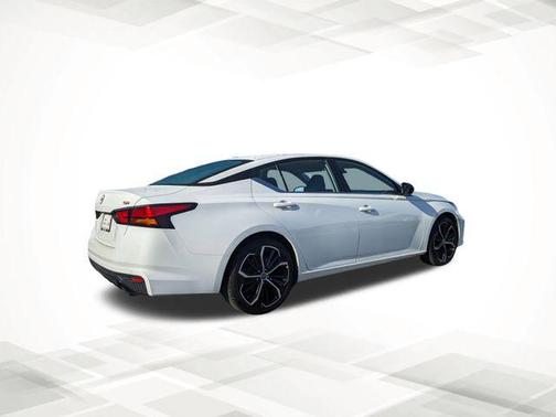 2023 Nissan Altima SR FWD