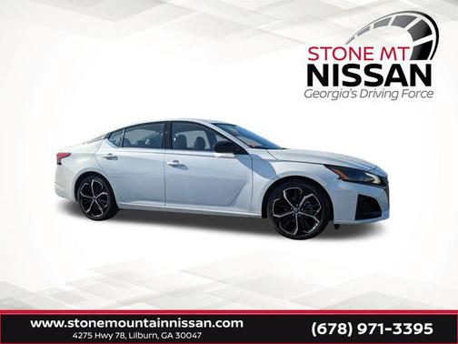 2023 Nissan Altima SR FWD