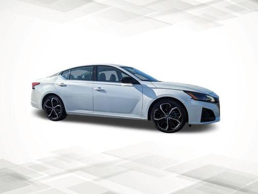 2023 Nissan Altima SR FWD