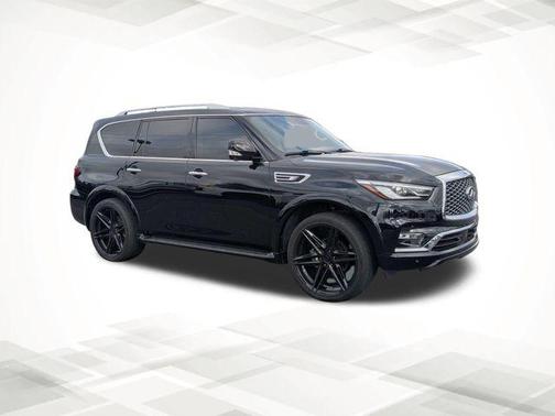 2022 INFINITI QX80 Luxe