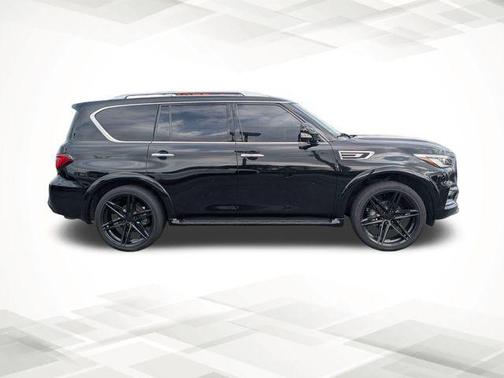 2022 INFINITI QX80 Luxe