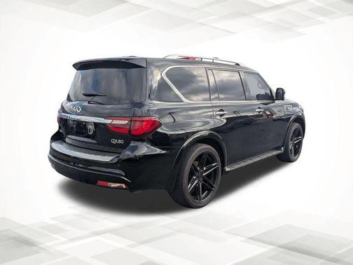 2022 INFINITI QX80 Luxe