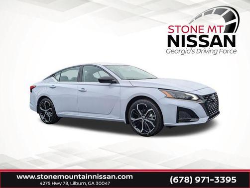 2025 Nissan Altima SR FWD