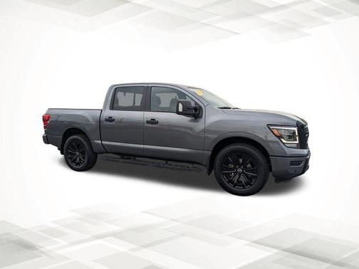 2023 Nissan Titan SV