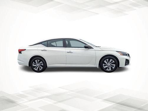 2025 Nissan Altima S FWD