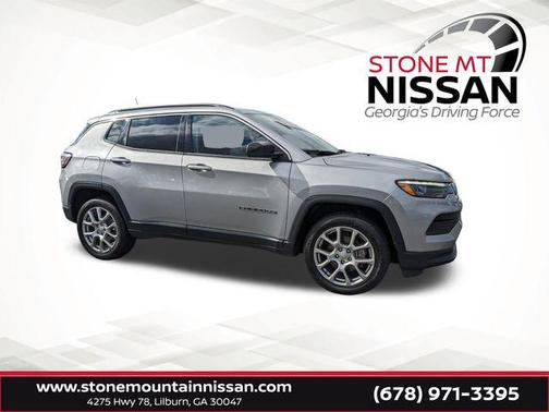 2022 Jeep Compass Latitude Lux