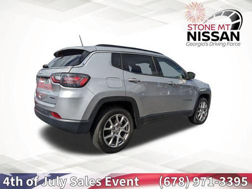 2022 Jeep Compass Latitude Lux