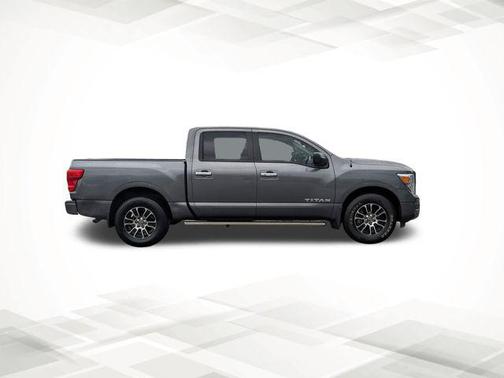 2021 Nissan Titan SV