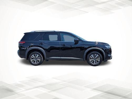 2022 Nissan Pathfinder SL 4WD