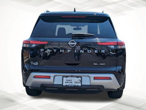 2022 Nissan Pathfinder SL 4WD