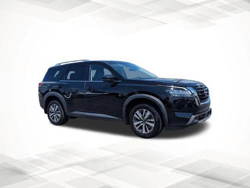 2022 Nissan Pathfinder SL 4WD